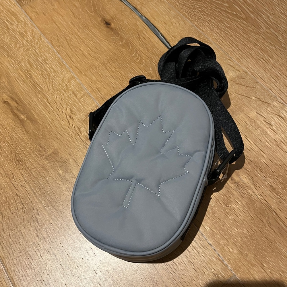 Lululemon bag - NWOT Team Canada 22